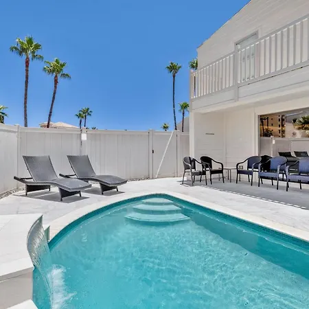 Large Family Luxury Condo In Beachfront Resort, Heated Pool, Private Terrace & Pool